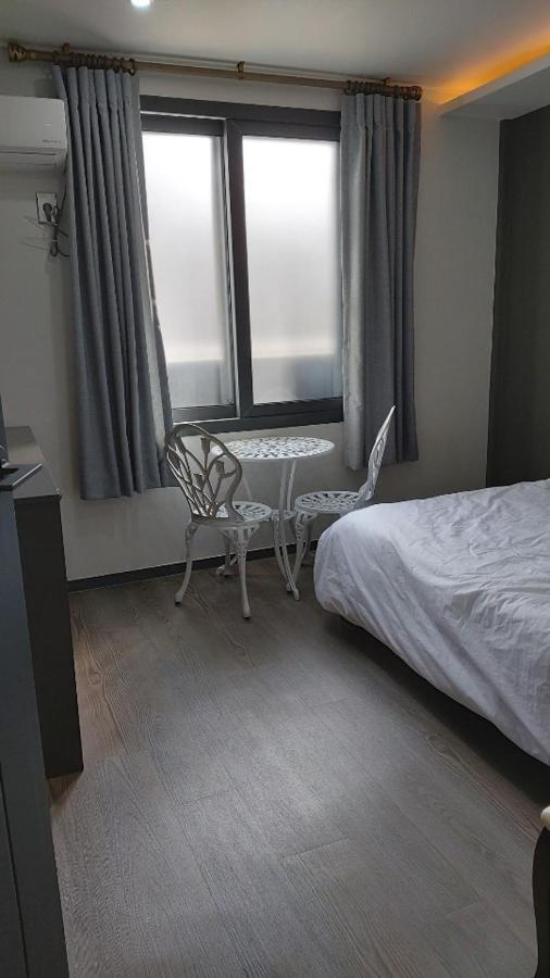 Hotel Huestay-Keumho Σεογκουίπο Εξωτερικό φωτογραφία