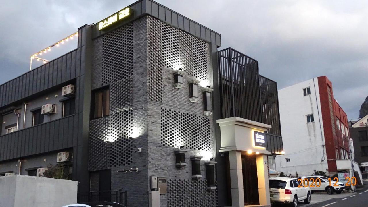 Hotel Huestay-Keumho Σεογκουίπο Εξωτερικό φωτογραφία
